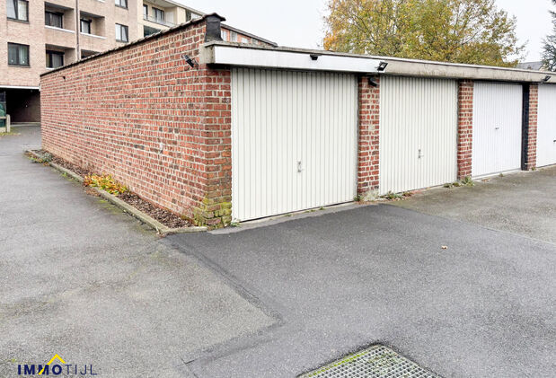 Gesloten garagebox te koop in Zellik