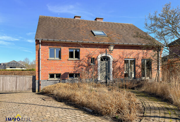 Villa te koop in Denderleeuw
