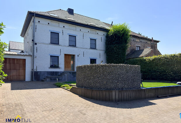 Villa te koop in Roosdaal